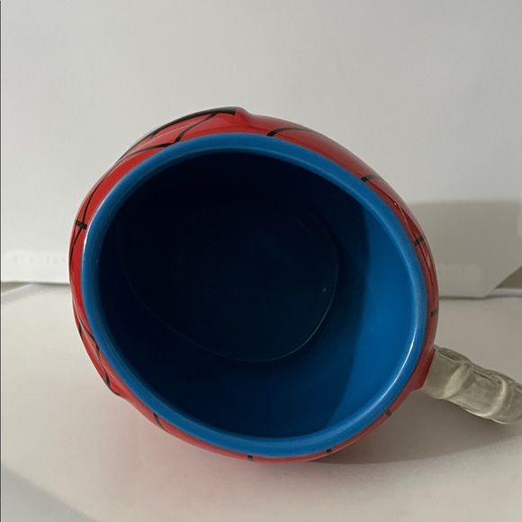 16 oz Disney Spider-Man Mug - Picture 3 of 6